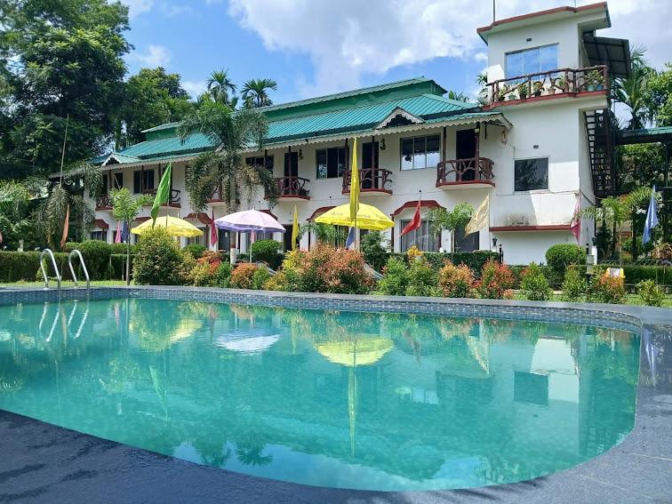 Swimming pool