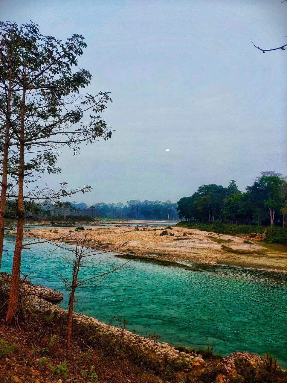 The Sisamara riverside