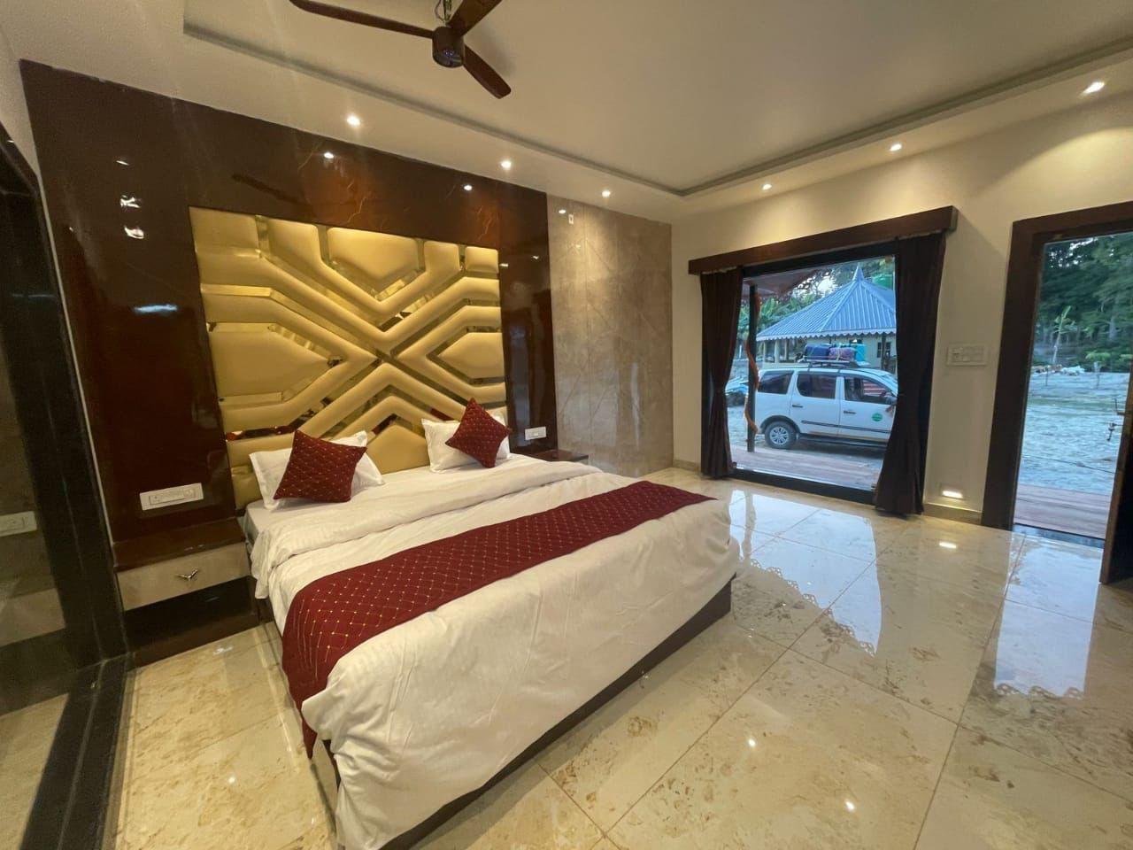 Royal Cottage bedroom interior