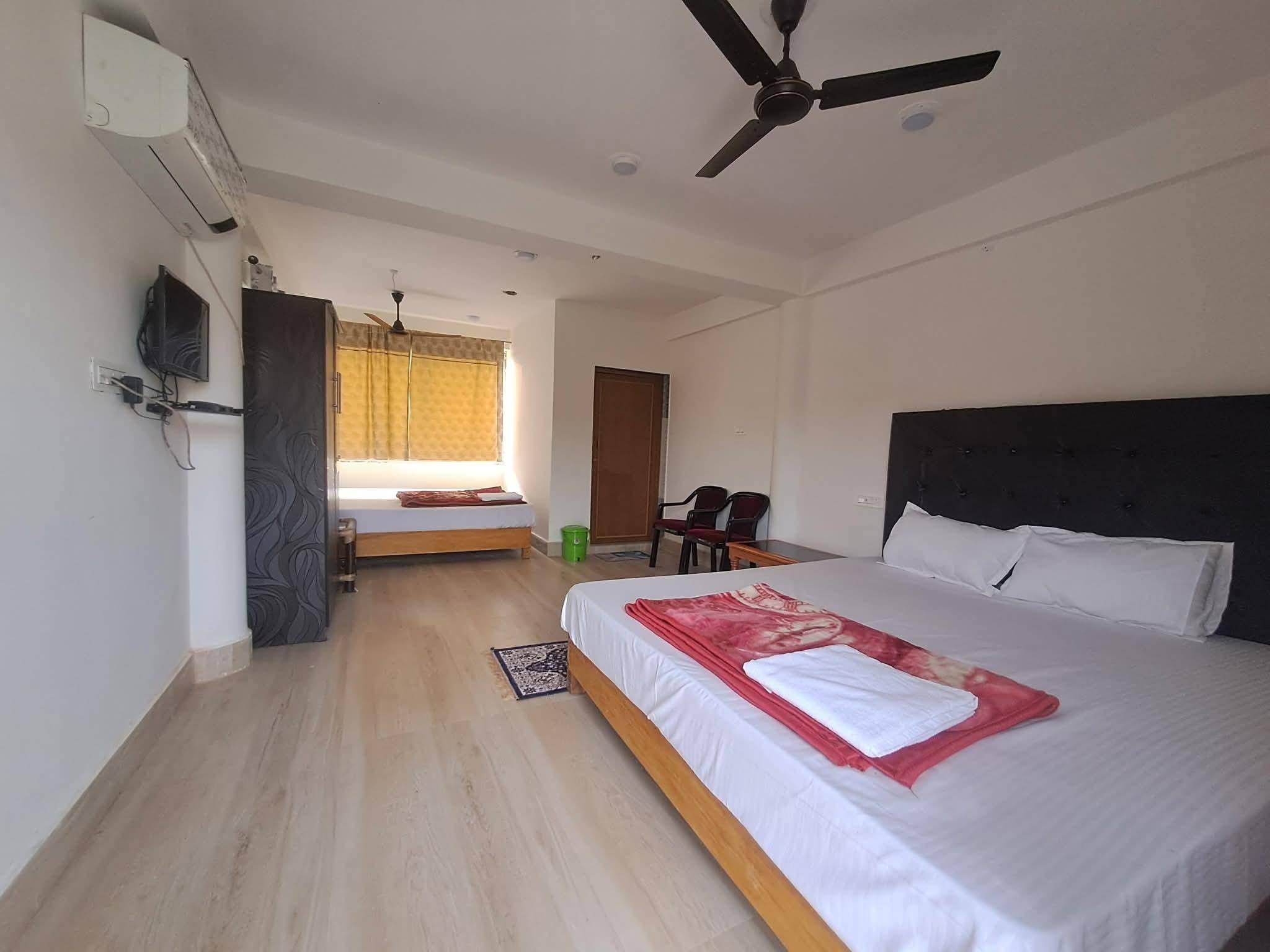 Deluxe Room at Lataguri Hotel