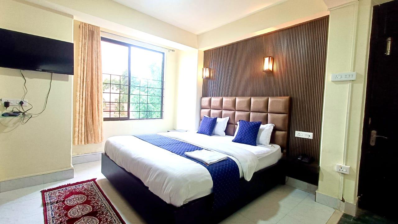 DELUXE  VIEW ROOM AT GANGTOK HOTEL
