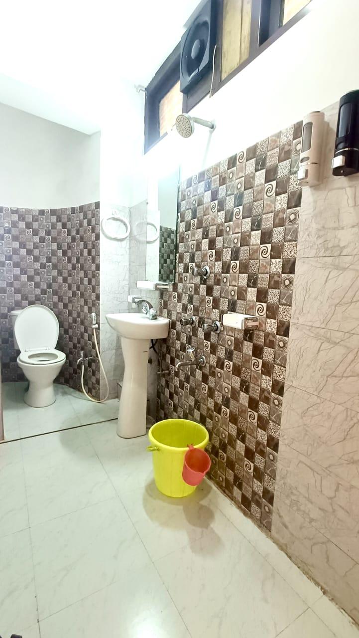 WESTERN TOILET 